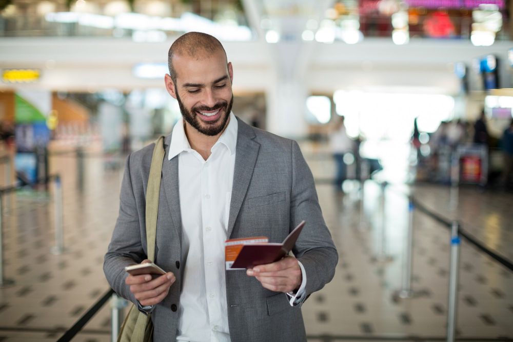 Business traveler at Vienna Airport – Airport Driver Vienna